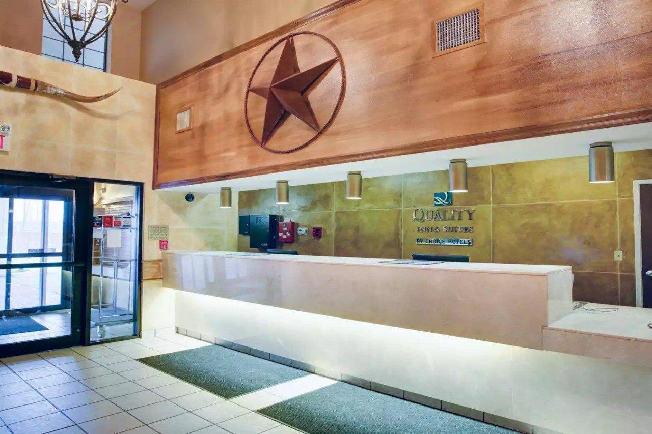 Quality Inn & Suites Airport Остин Экстерьер фото