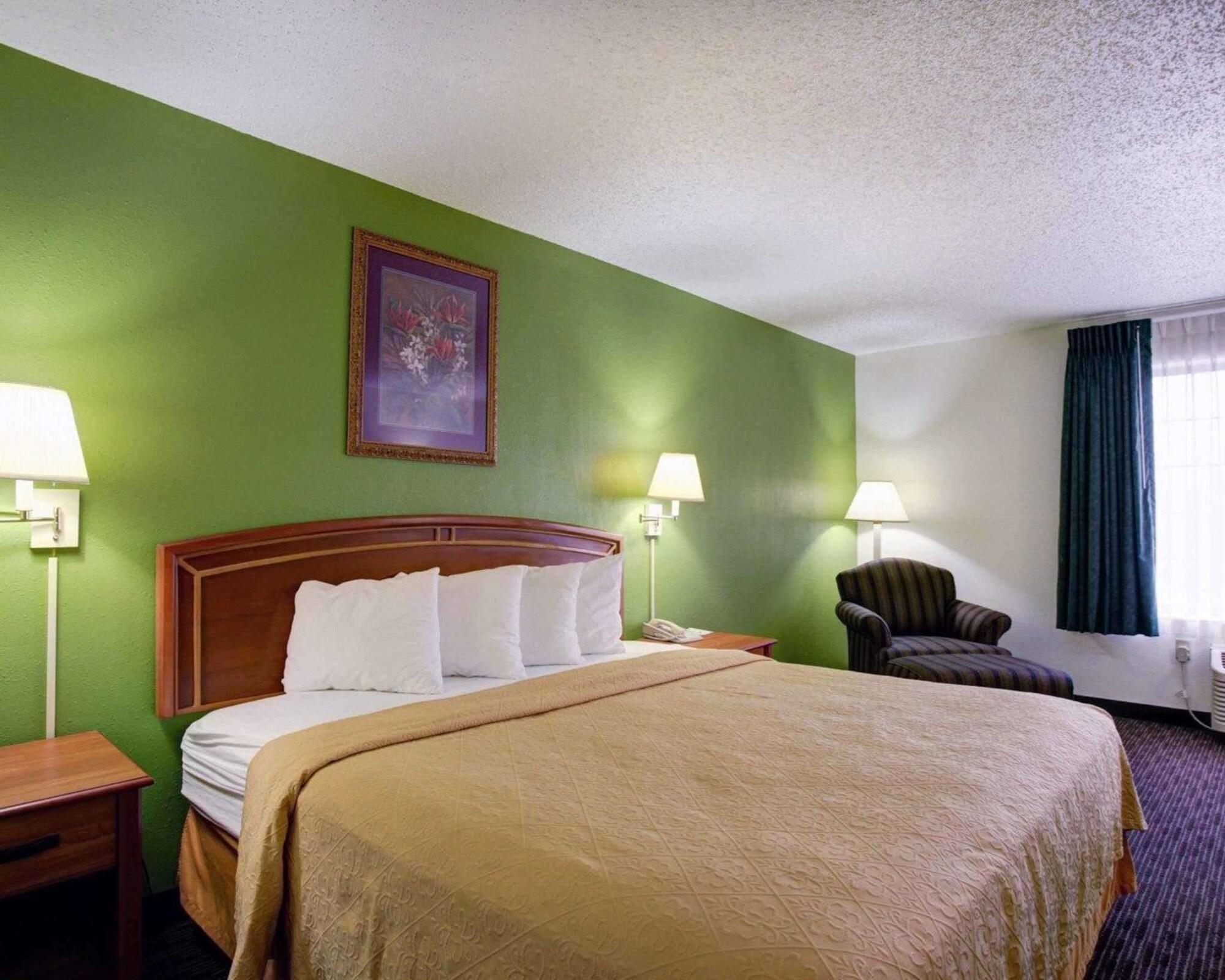 Quality Inn & Suites Airport Остин Экстерьер фото