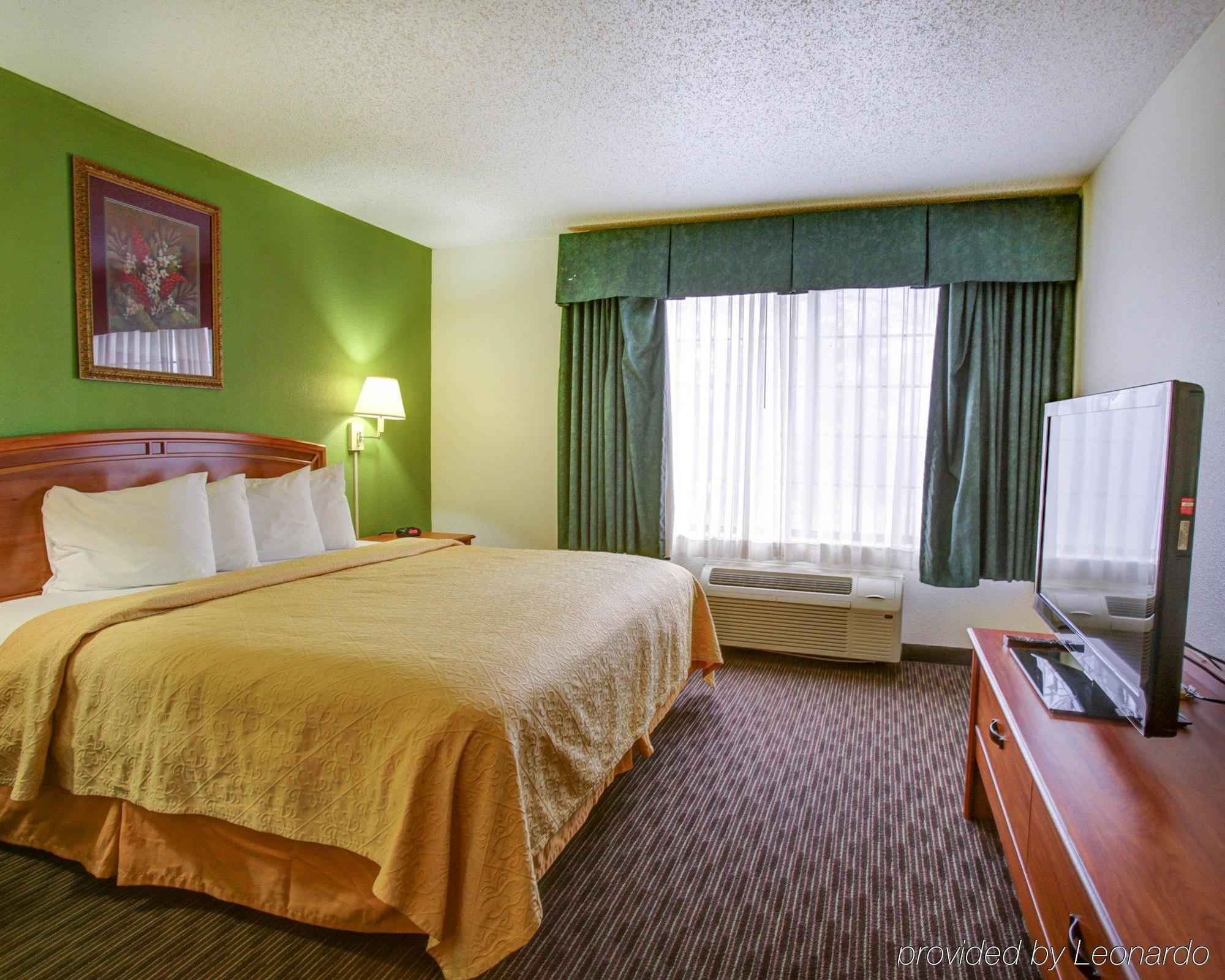 Quality Inn & Suites Airport Остин Экстерьер фото