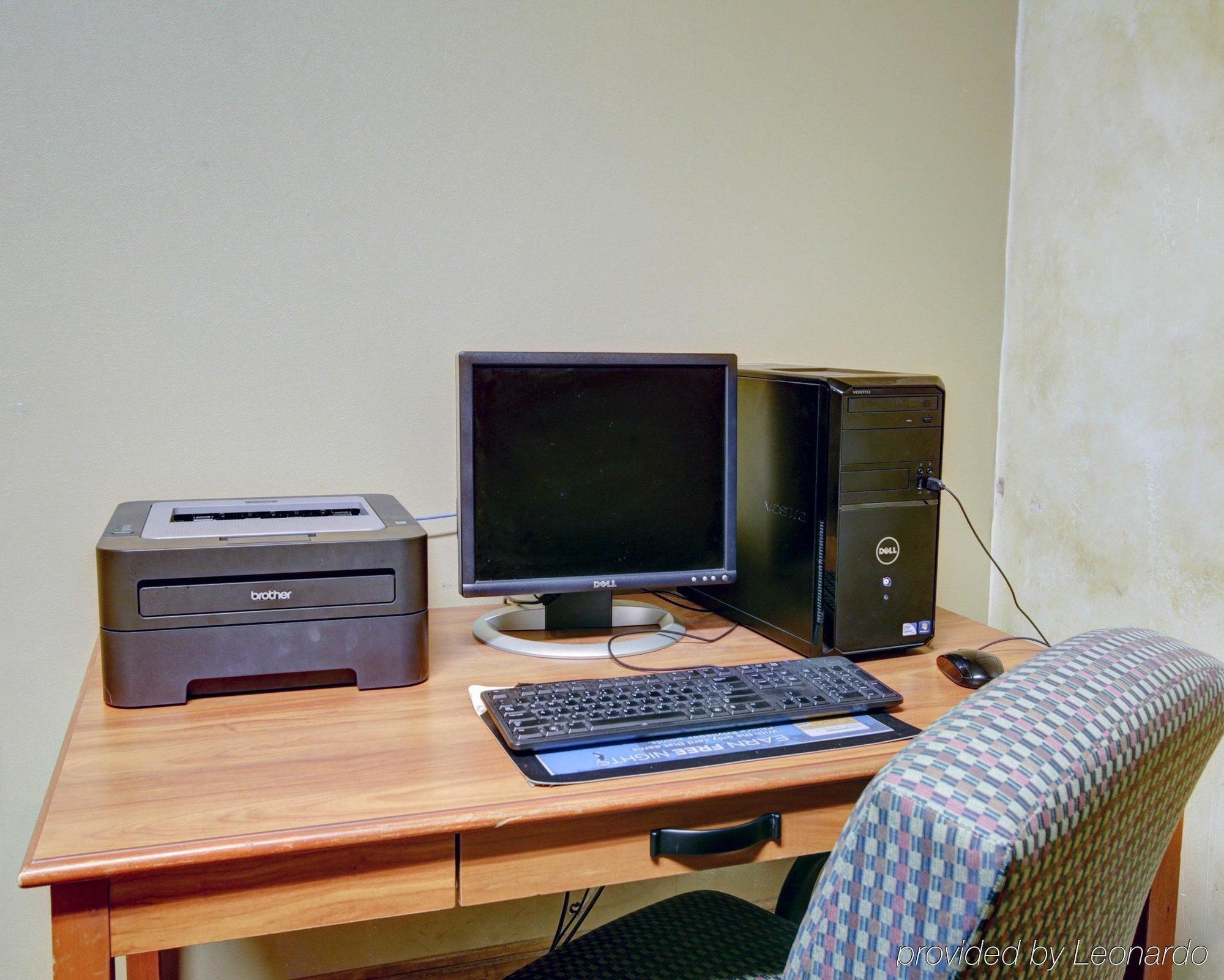 Quality Inn & Suites Airport Остин Экстерьер фото