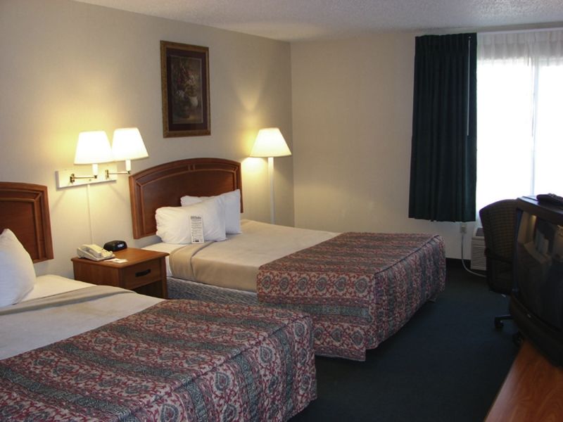 Quality Inn & Suites Airport Остин Экстерьер фото