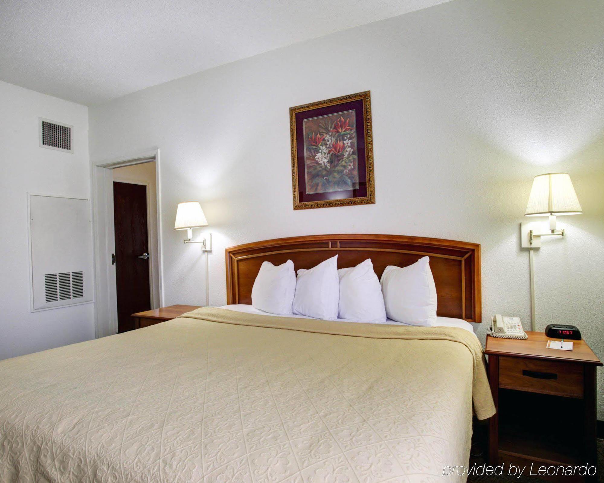 Quality Inn & Suites Airport Остин Экстерьер фото