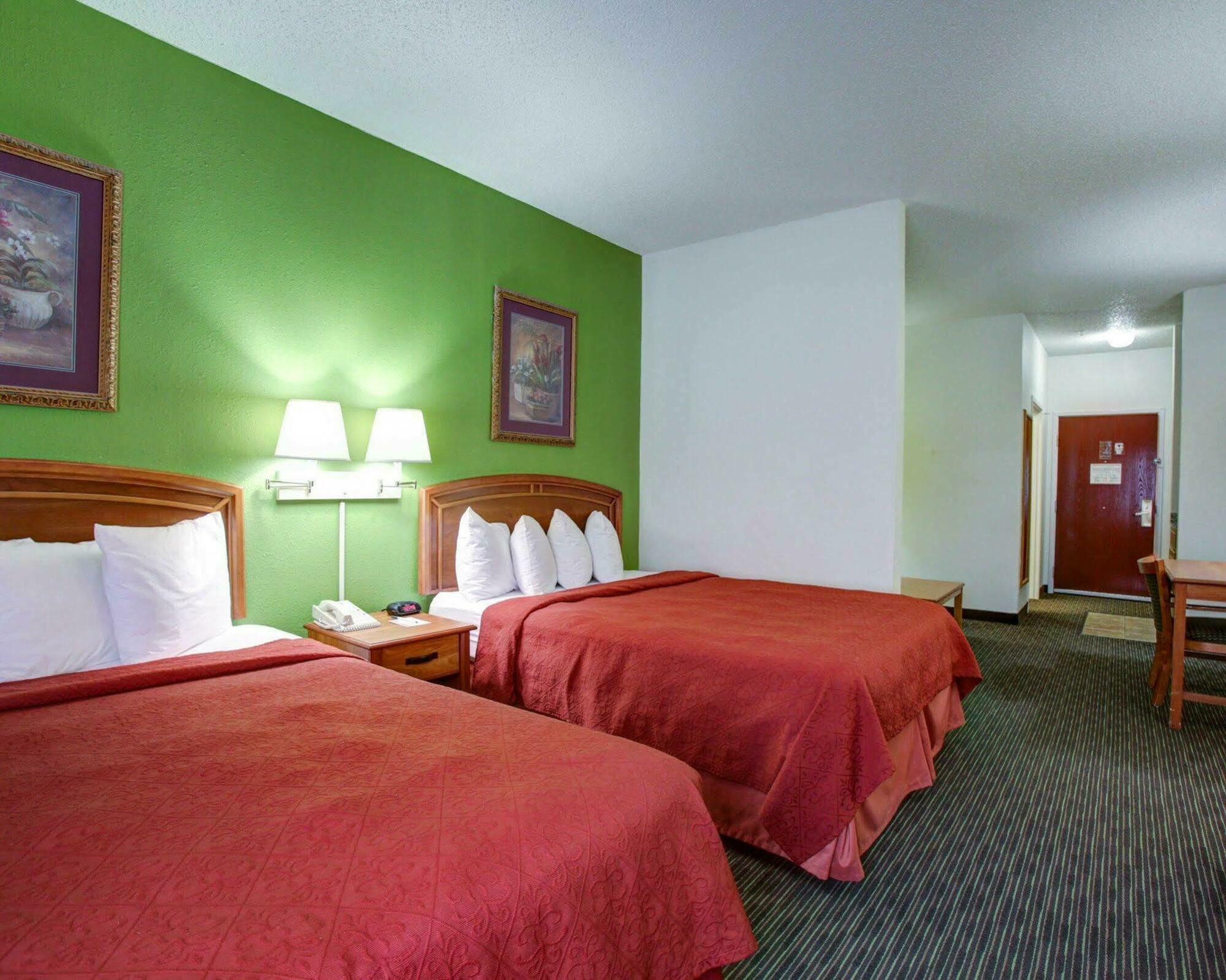 Quality Inn & Suites Airport Остин Экстерьер фото